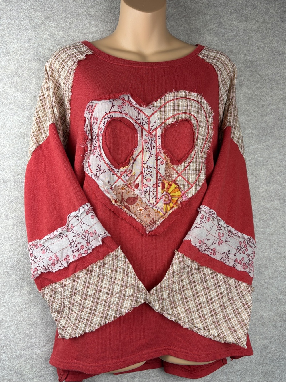Easel Boho Raw Edge Patchwork Peace Heart Raglan Top Red Medium